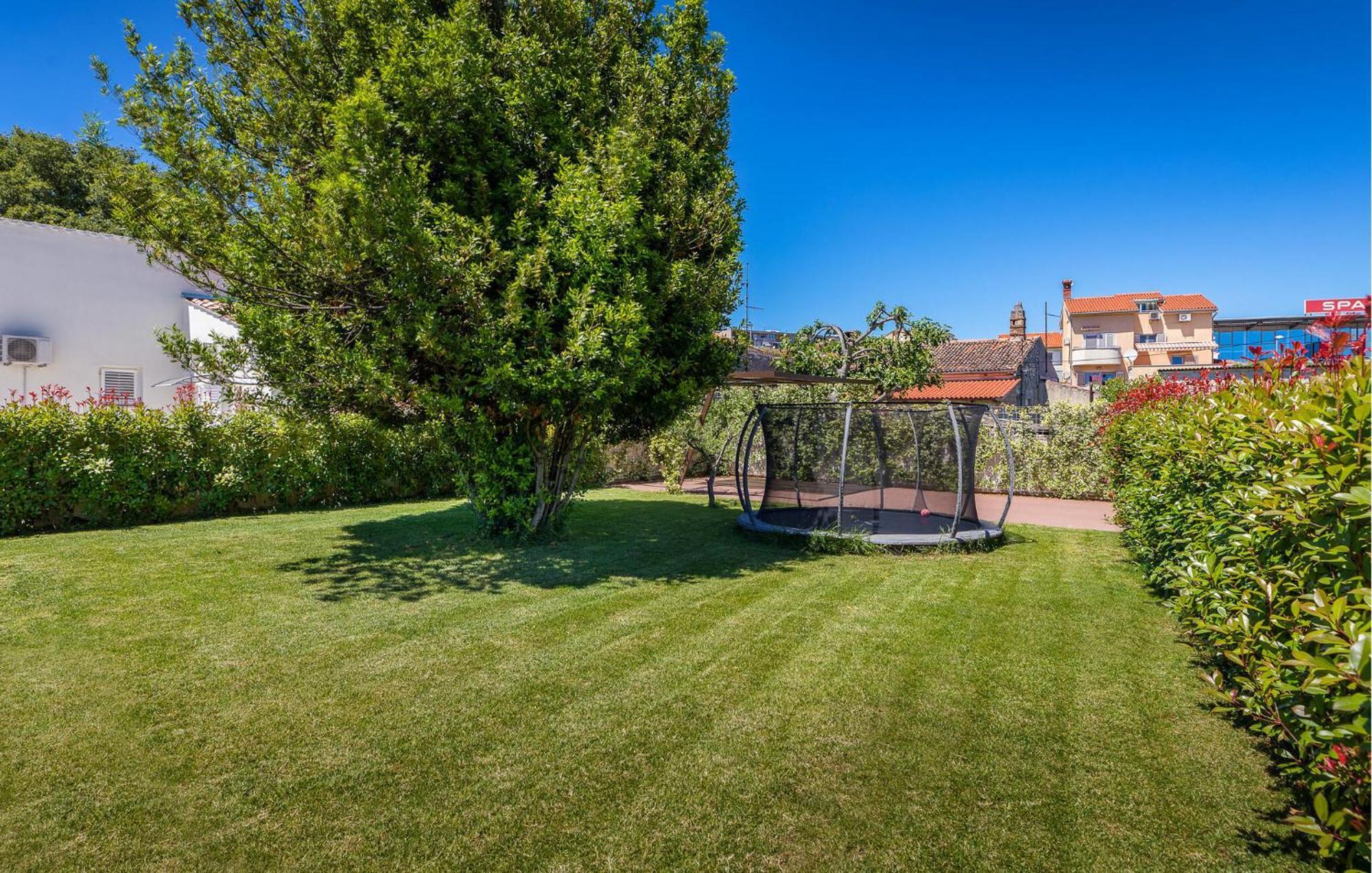 Vikendica 3 Bedroom Gorgeous In Pula